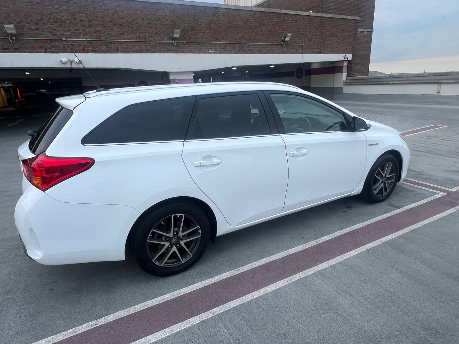 Used Toyota Auris 2014 for sale - 77760642: Photo 10