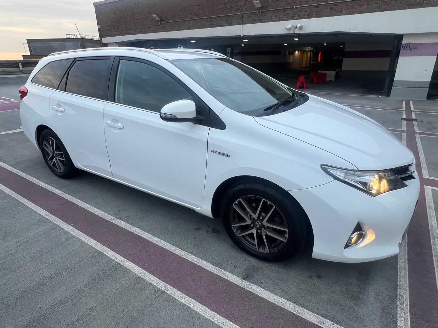 Used Toyota Auris 2014 for sale - 77760642: Photo 11