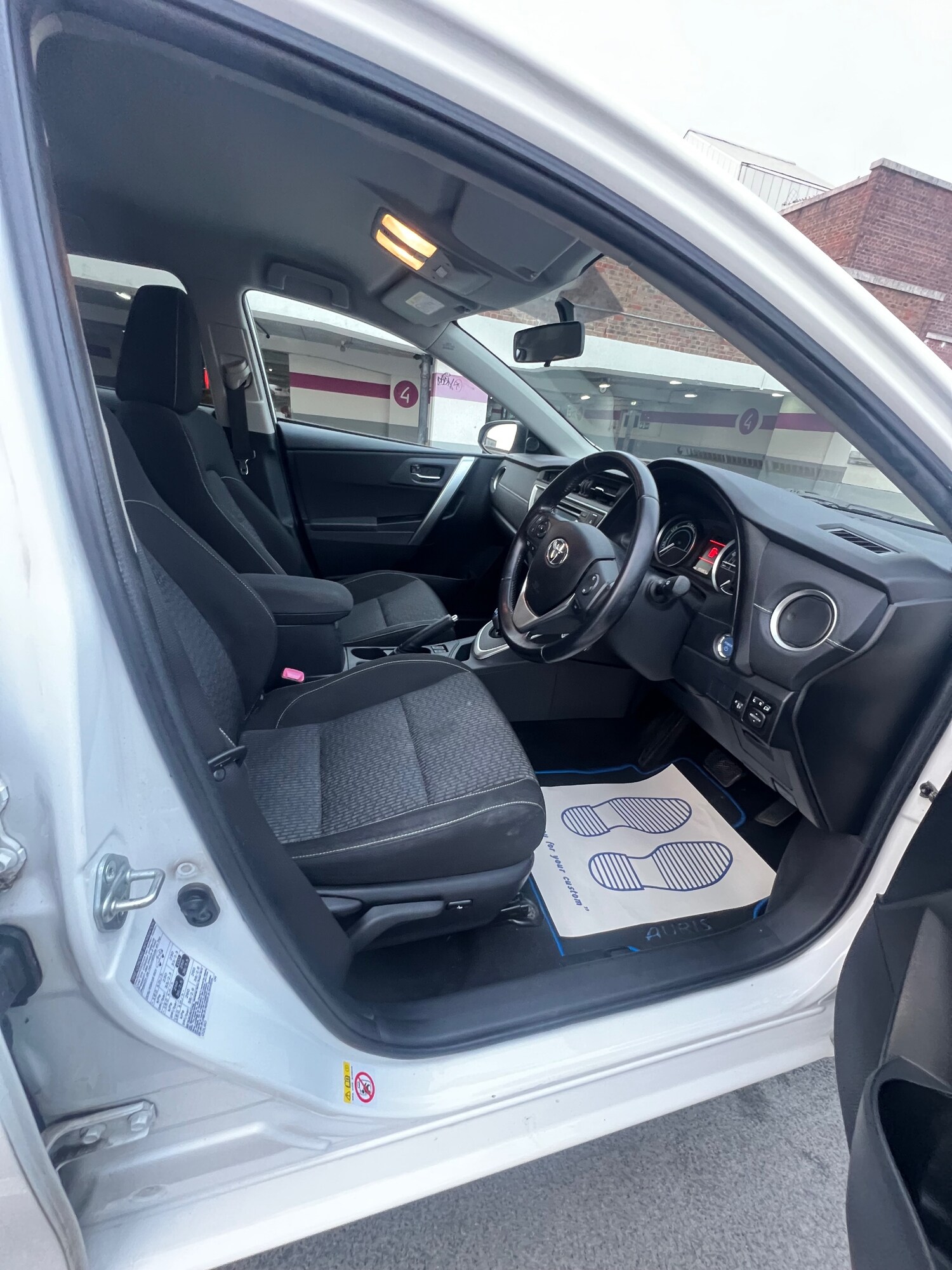 Used Toyota Auris 2014 for sale - 77760642: Photo 12