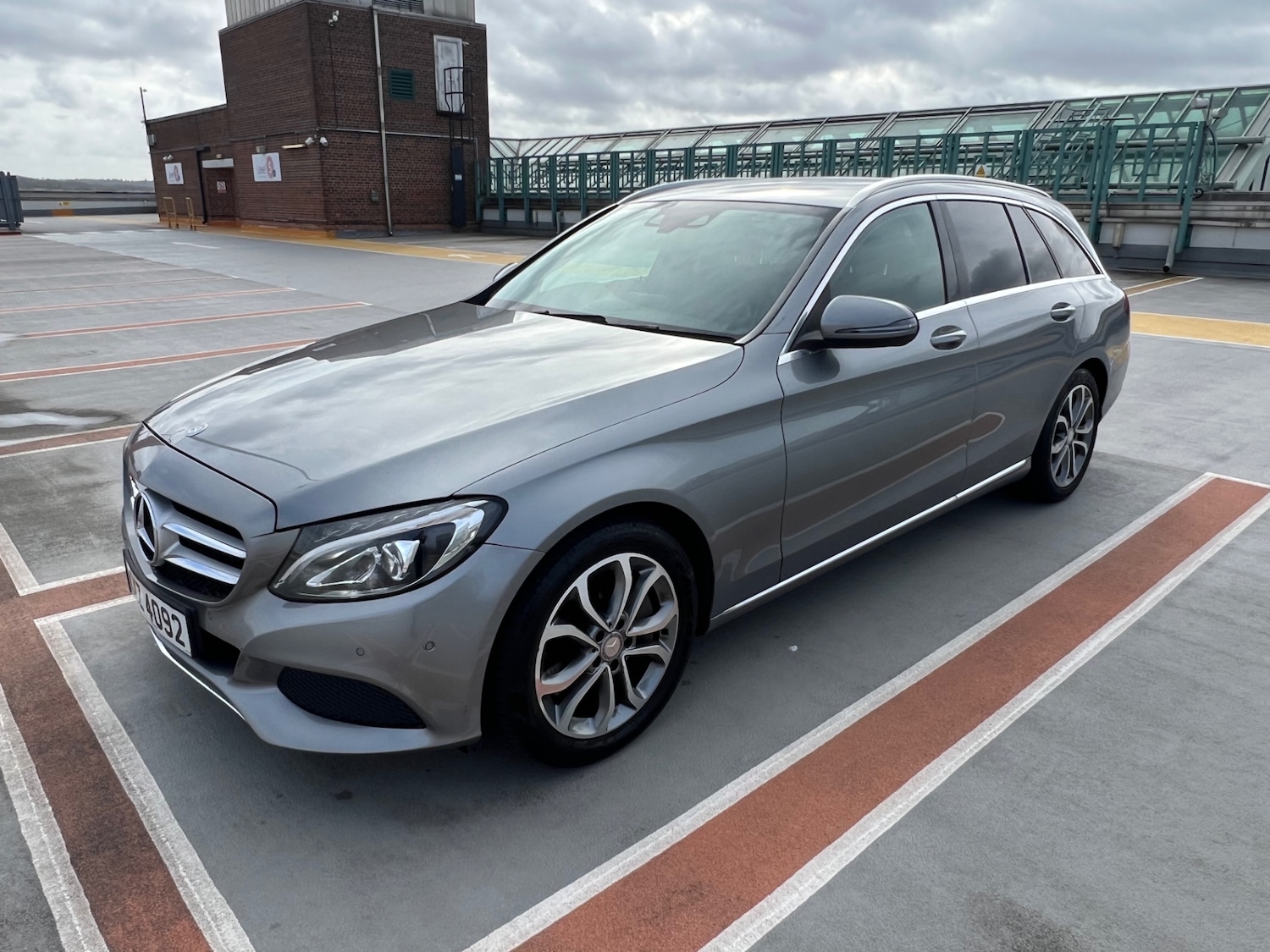 Used Mercedes-Benz C Class 2017 for sale - 77644015: Photo 4