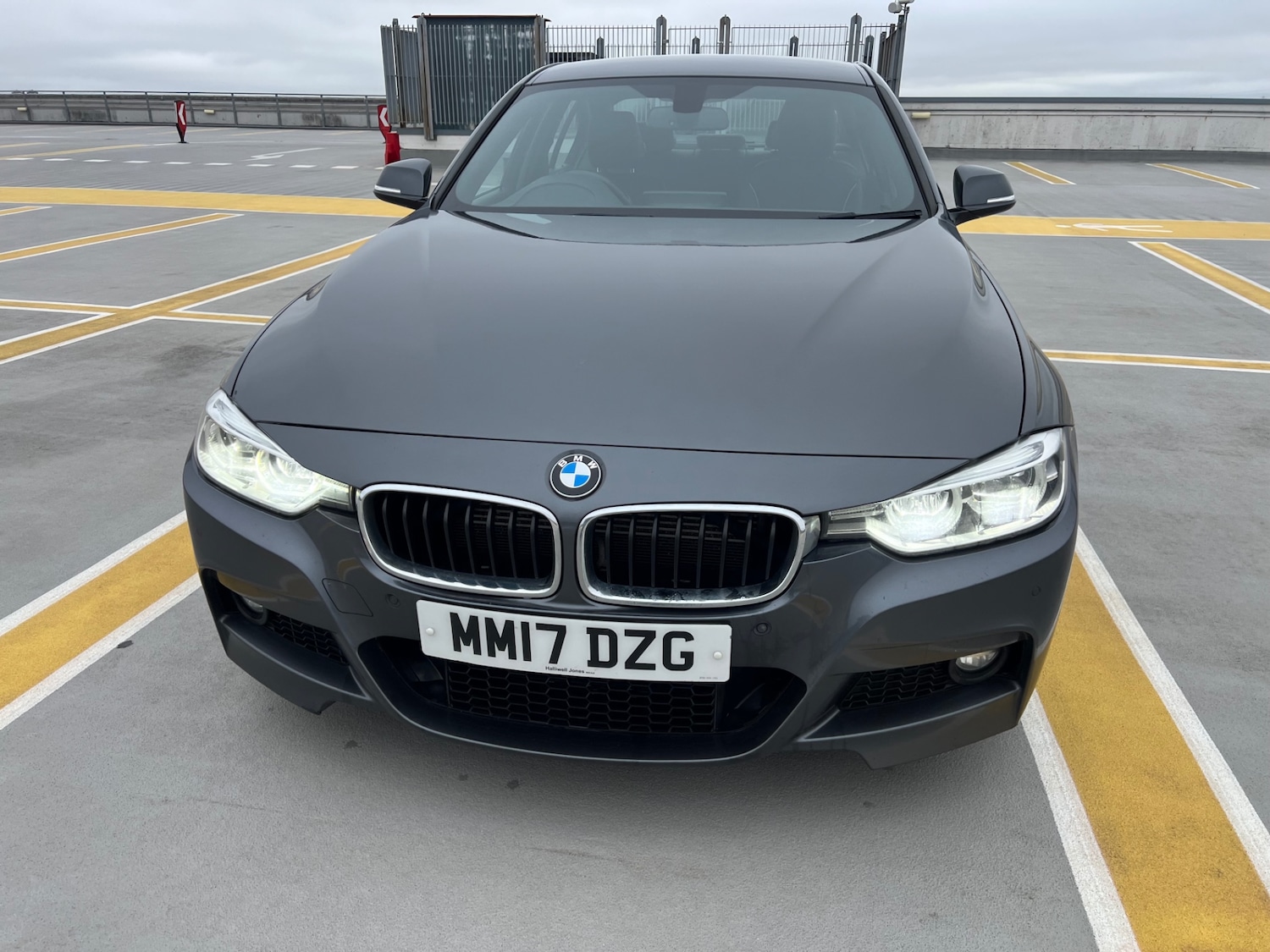Used BMW 3 Series 2017 for sale - 76268778: Photo 2