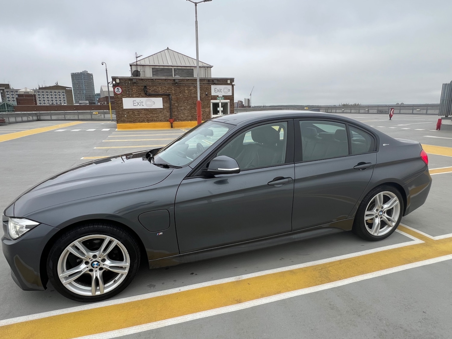 Used BMW 3 Series 2017 for sale - 76268778: Photo 29
