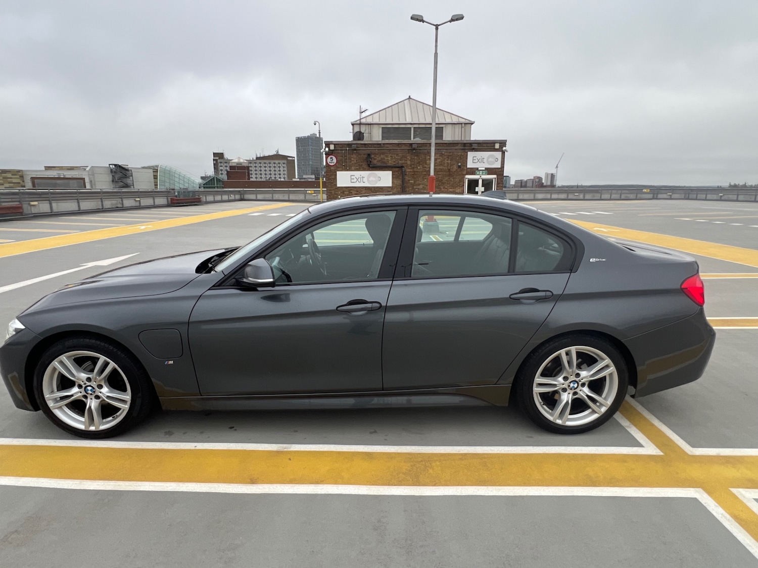 Used BMW 3 Series 2017 for sale - 76268778: Photo 30