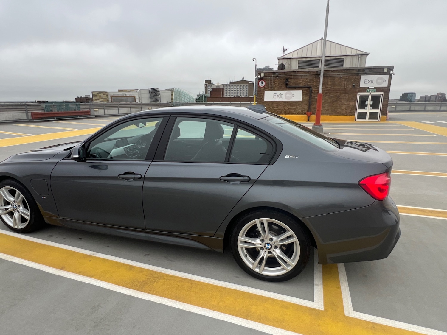 Used BMW 3 Series 2017 for sale - 76268778: Photo 31
