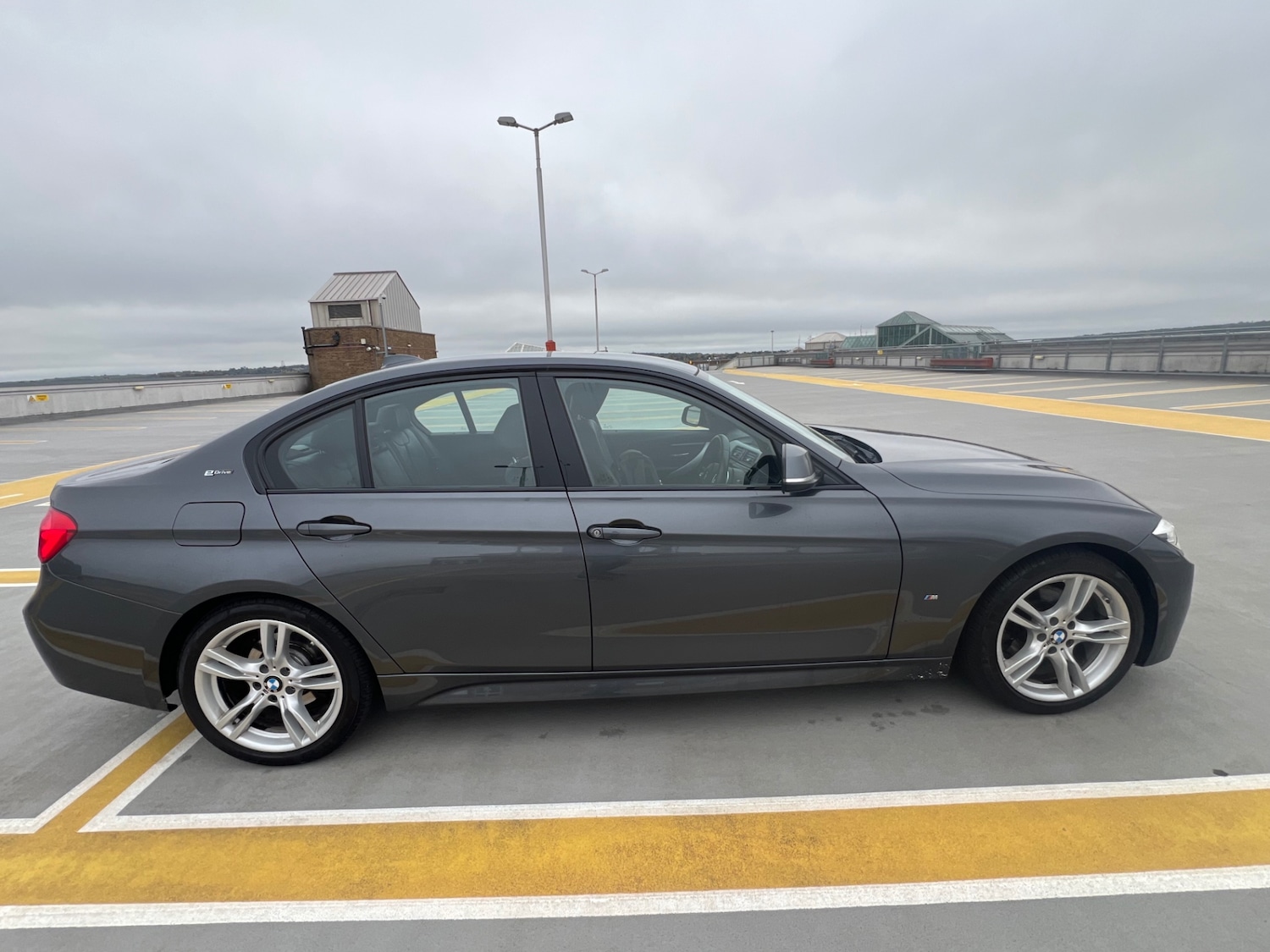 Used BMW 3 Series 2017 for sale - 76268778: Photo 40