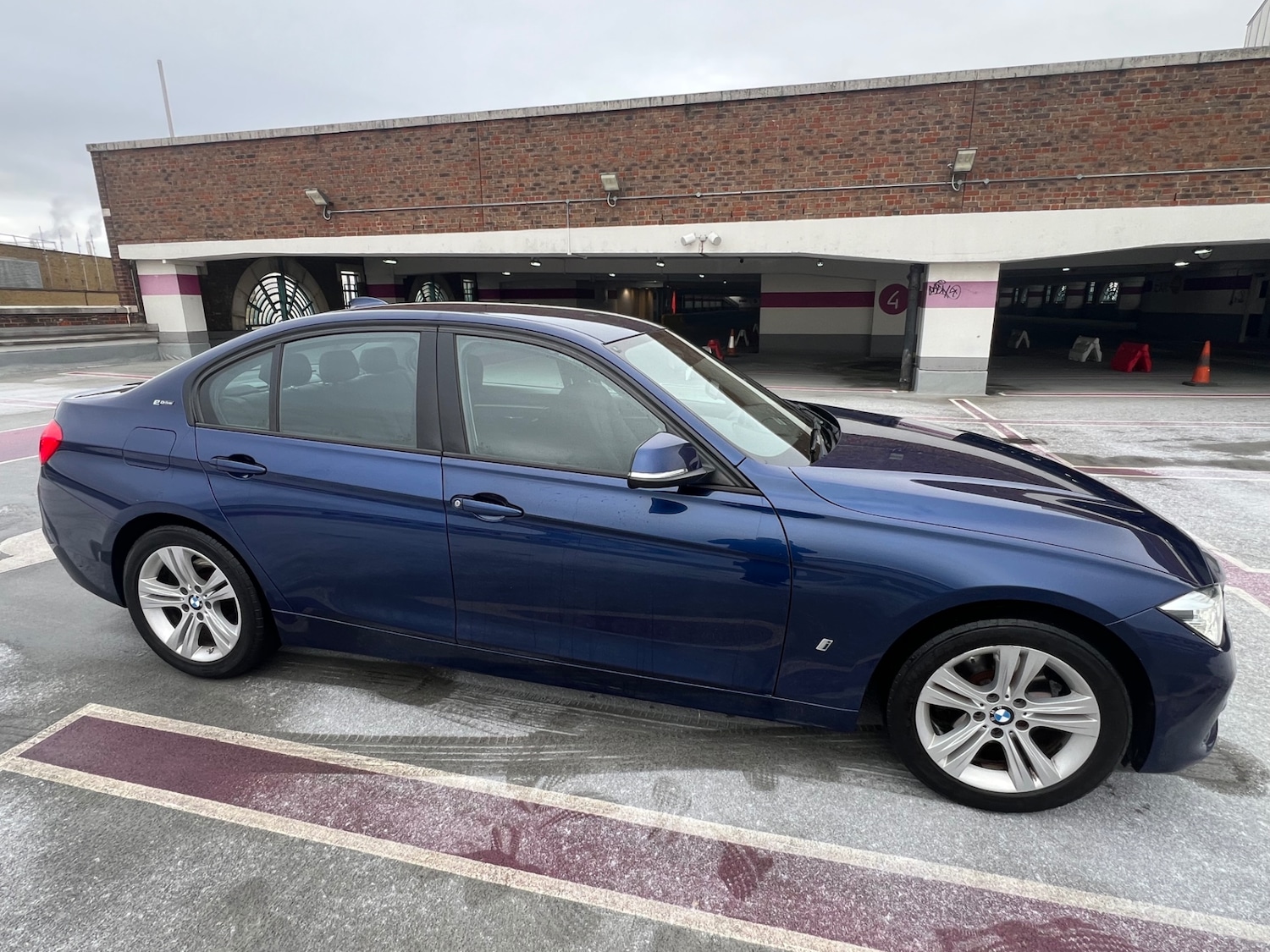 Used BMW 3 Series 2018 for sale - 77124328: Photo 40