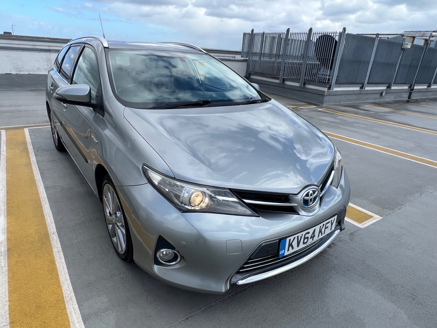 Used Toyota Auris 2014 for sale - 78067036: Photo 2
