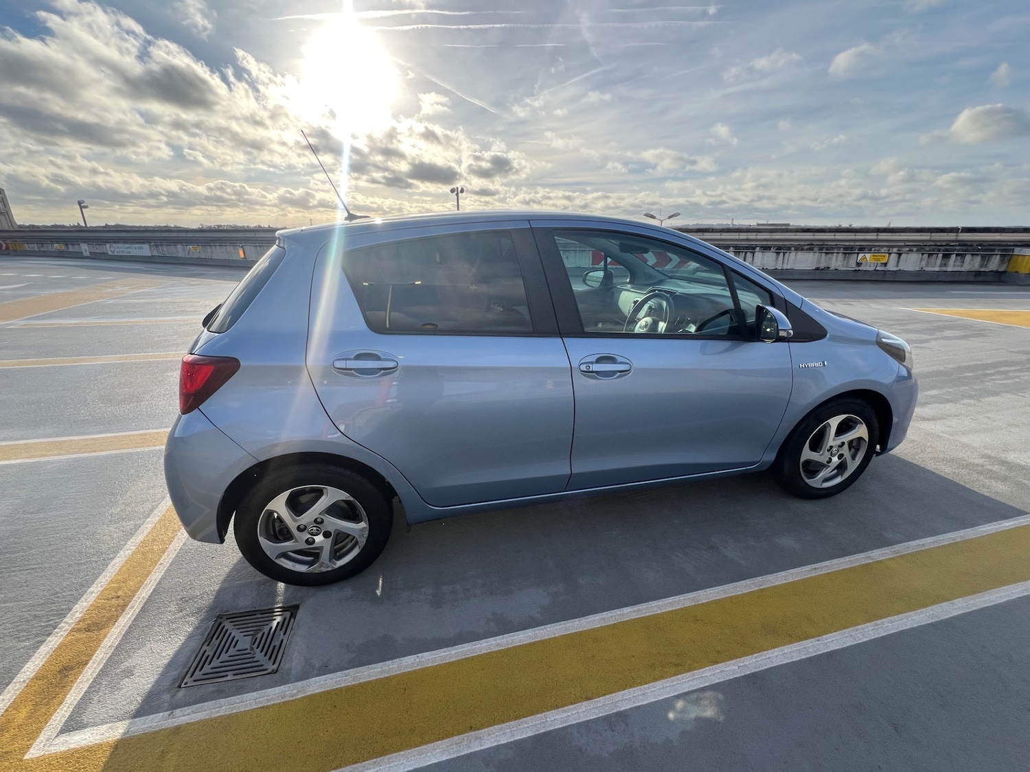 Used Toyota Yaris 2016 for sale - 76946846: Photo 2