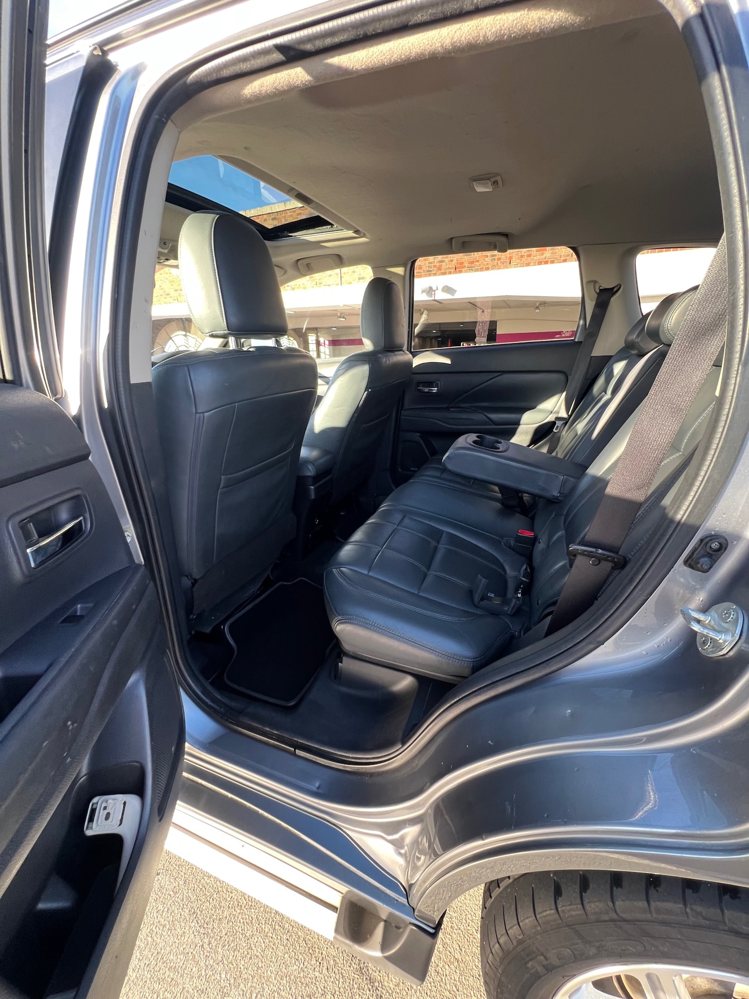 Used Mitsubishi Outlander 2015 for sale - 76896877: Photo 17