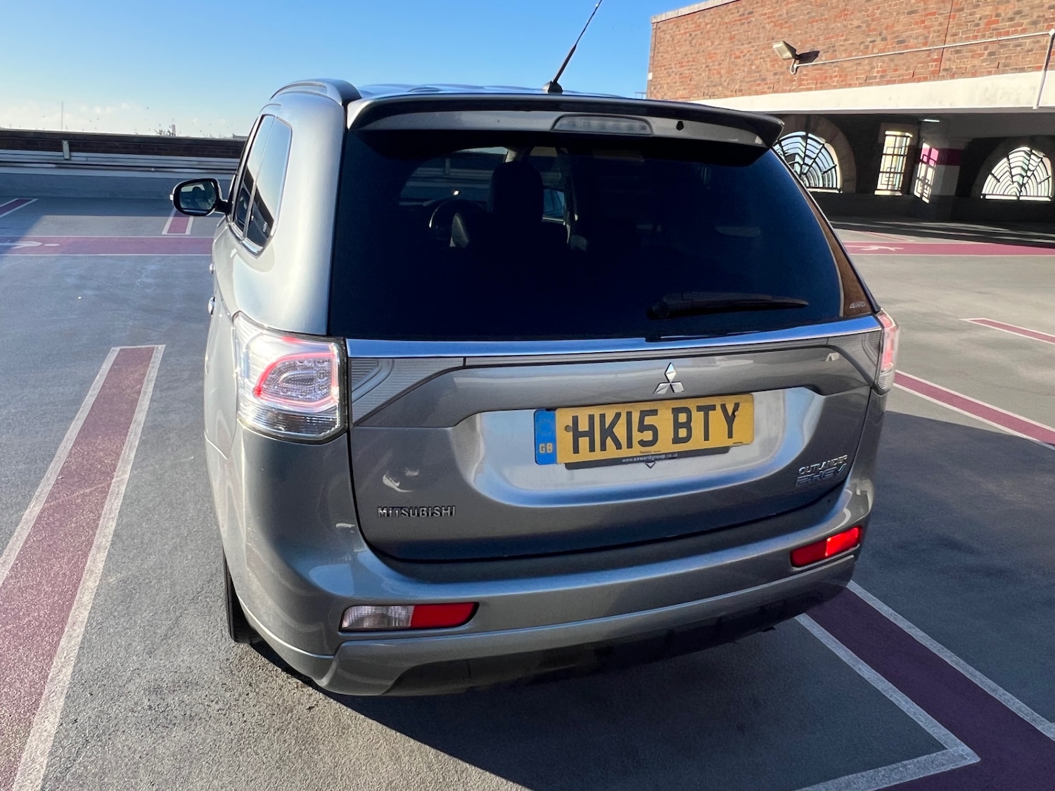 Used Mitsubishi Outlander 2015 for sale - 76896877: Photo 32