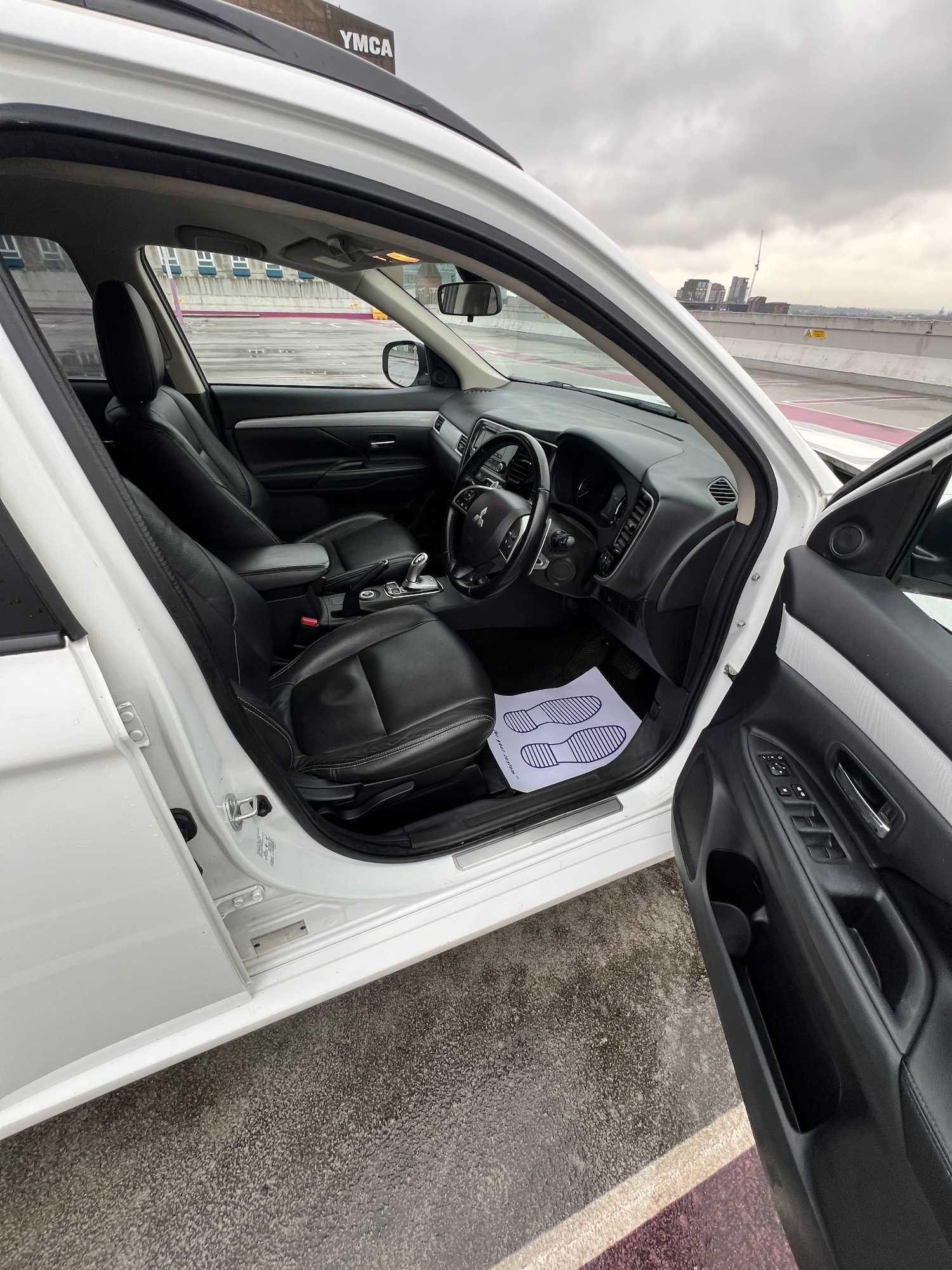 Used Mitsubishi Outlander 2015 for sale - 77284000: Photo 42