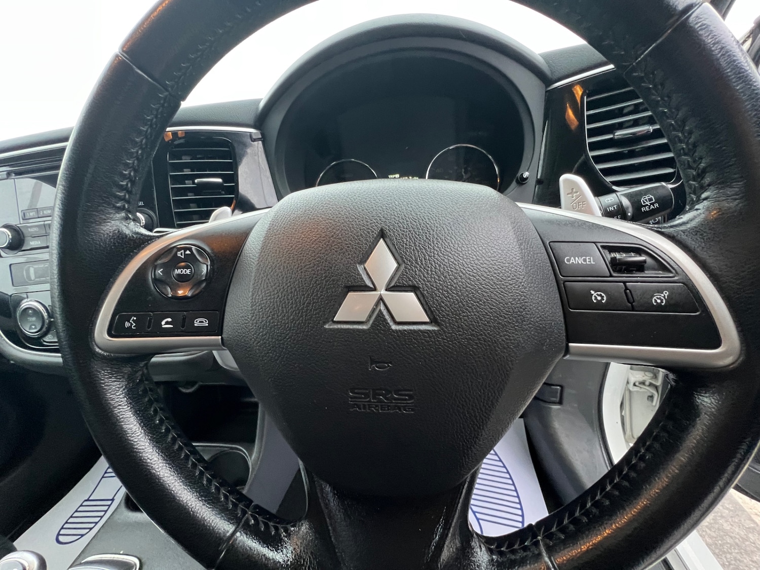 Used Mitsubishi Outlander 2015 for sale - 77284000: Photo 46