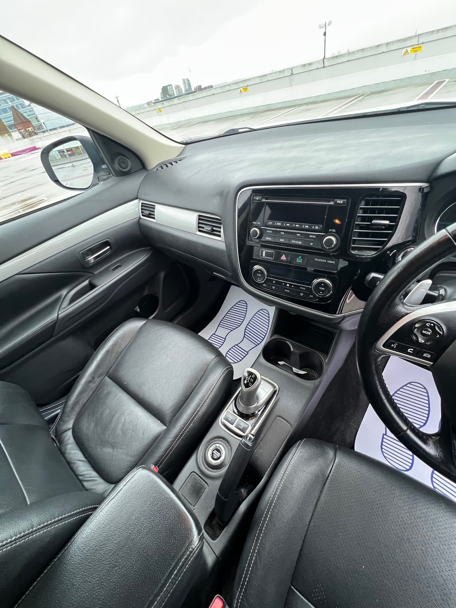 Used Mitsubishi Outlander 2015 for sale - 77284000: Photo 47