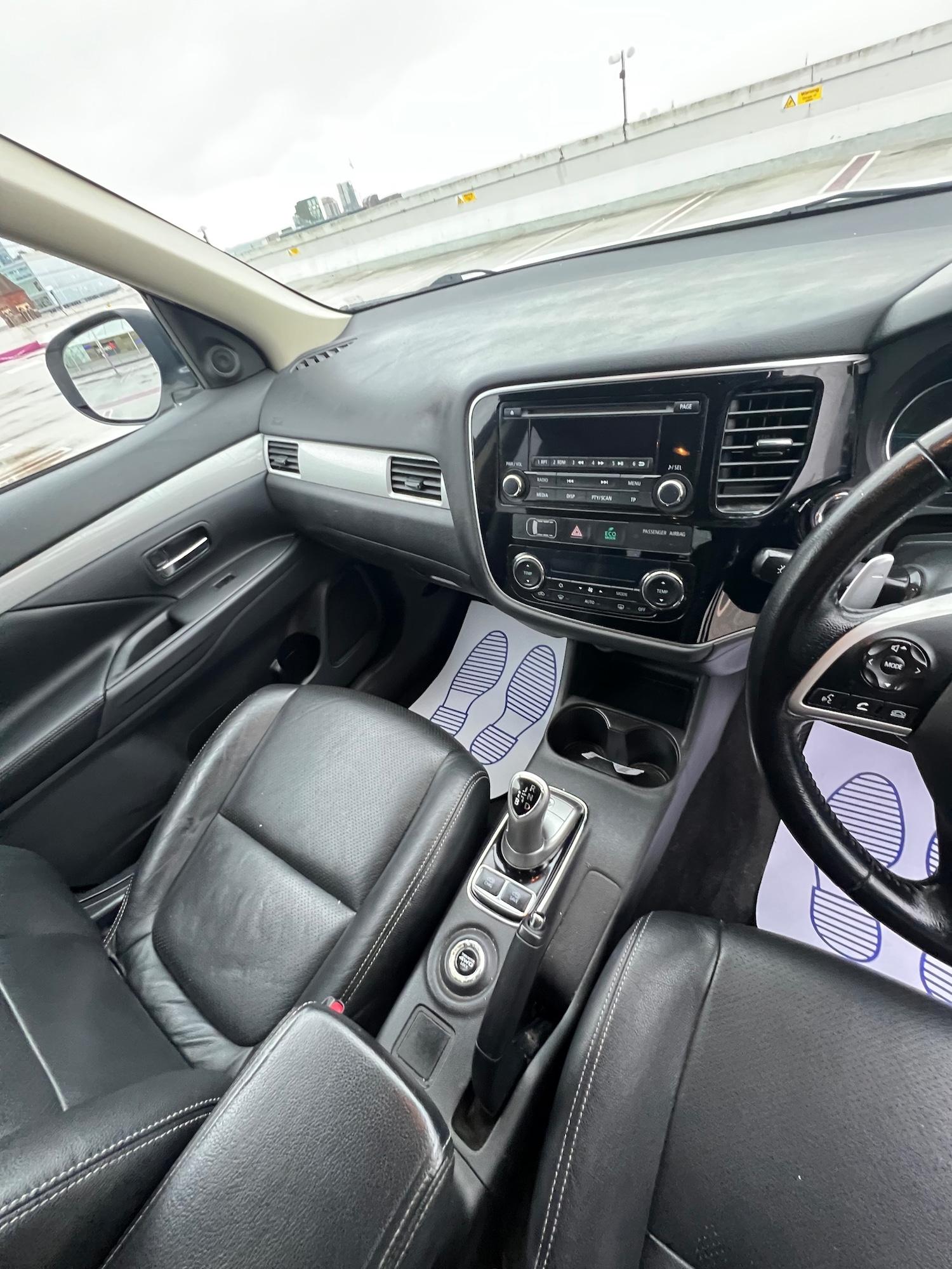 Used Mitsubishi Outlander 2015 for sale - 77284000: Photo 48