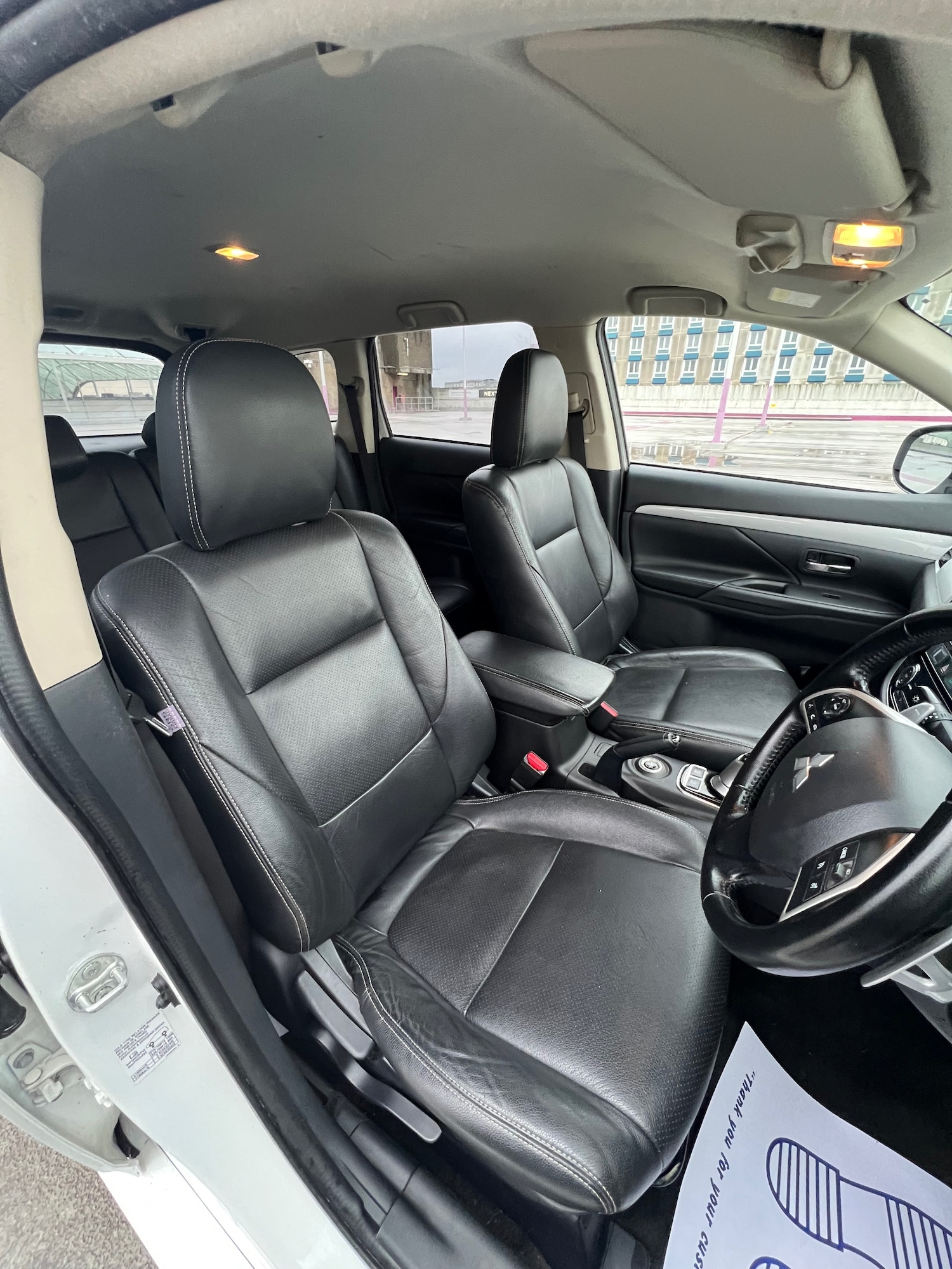 Used Mitsubishi Outlander 2015 for sale - 77284000: Photo 49
