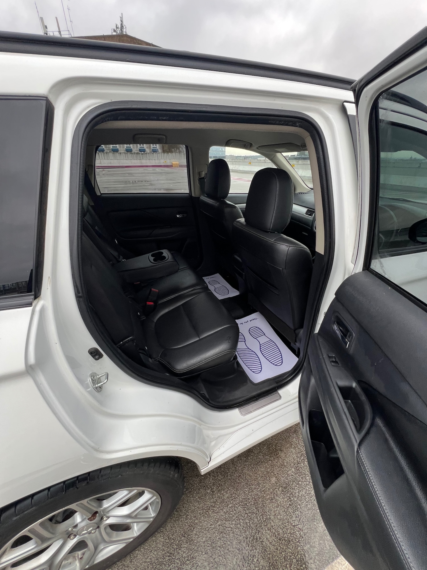 Used Mitsubishi Outlander 2015 for sale - 77284000: Photo 50