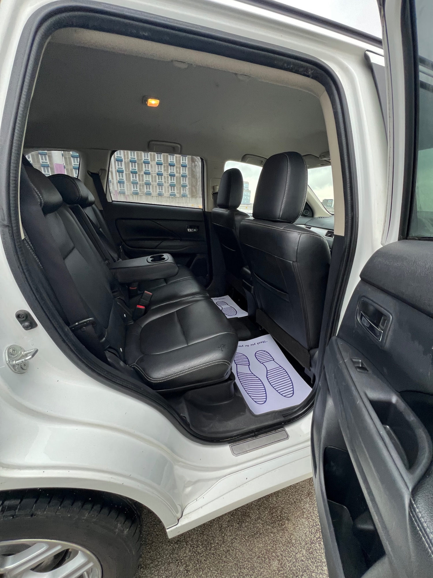 Used Mitsubishi Outlander 2015 for sale - 77284000: Photo 51