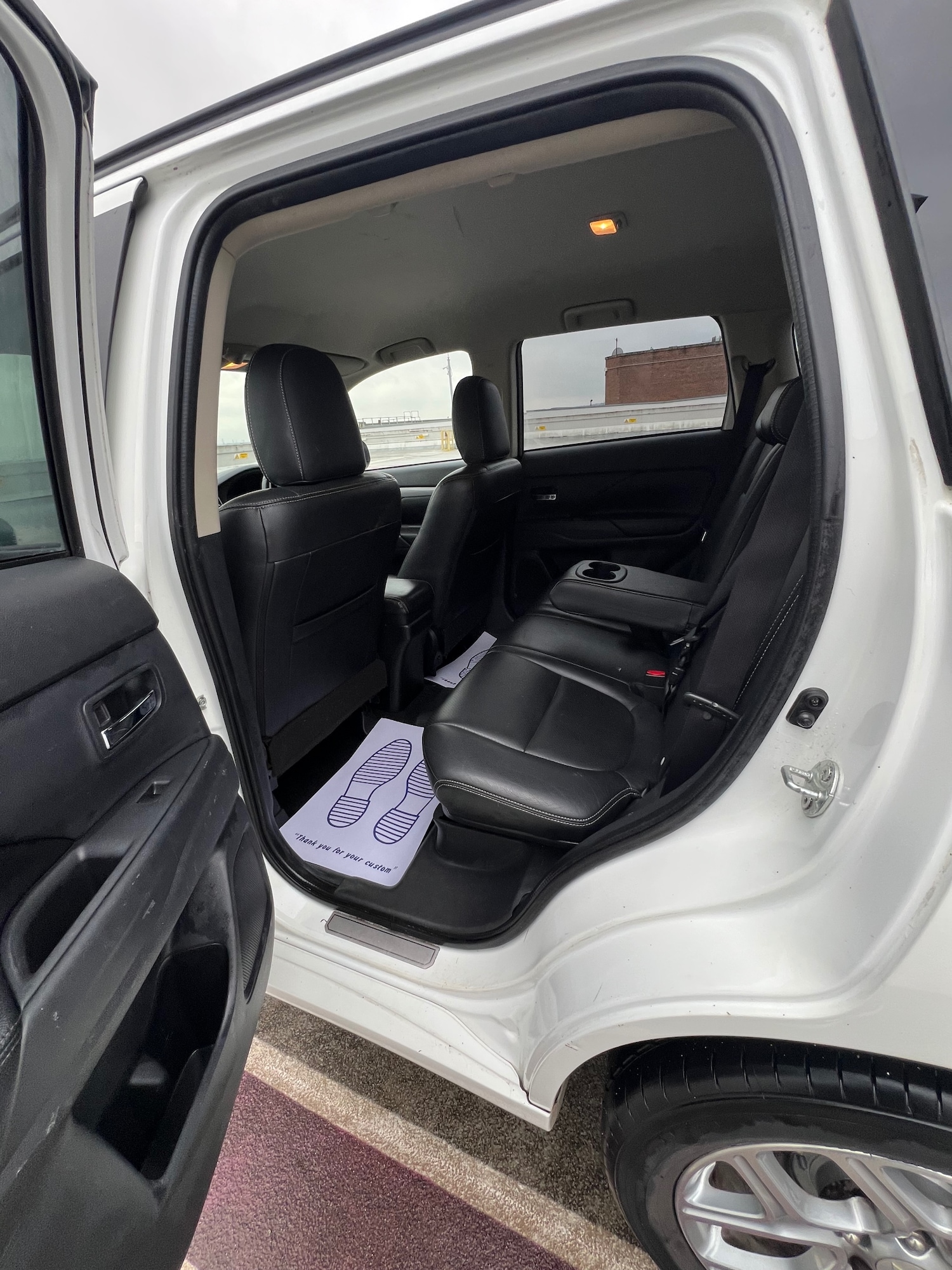 Used Mitsubishi Outlander 2015 for sale - 77284000: Photo 54