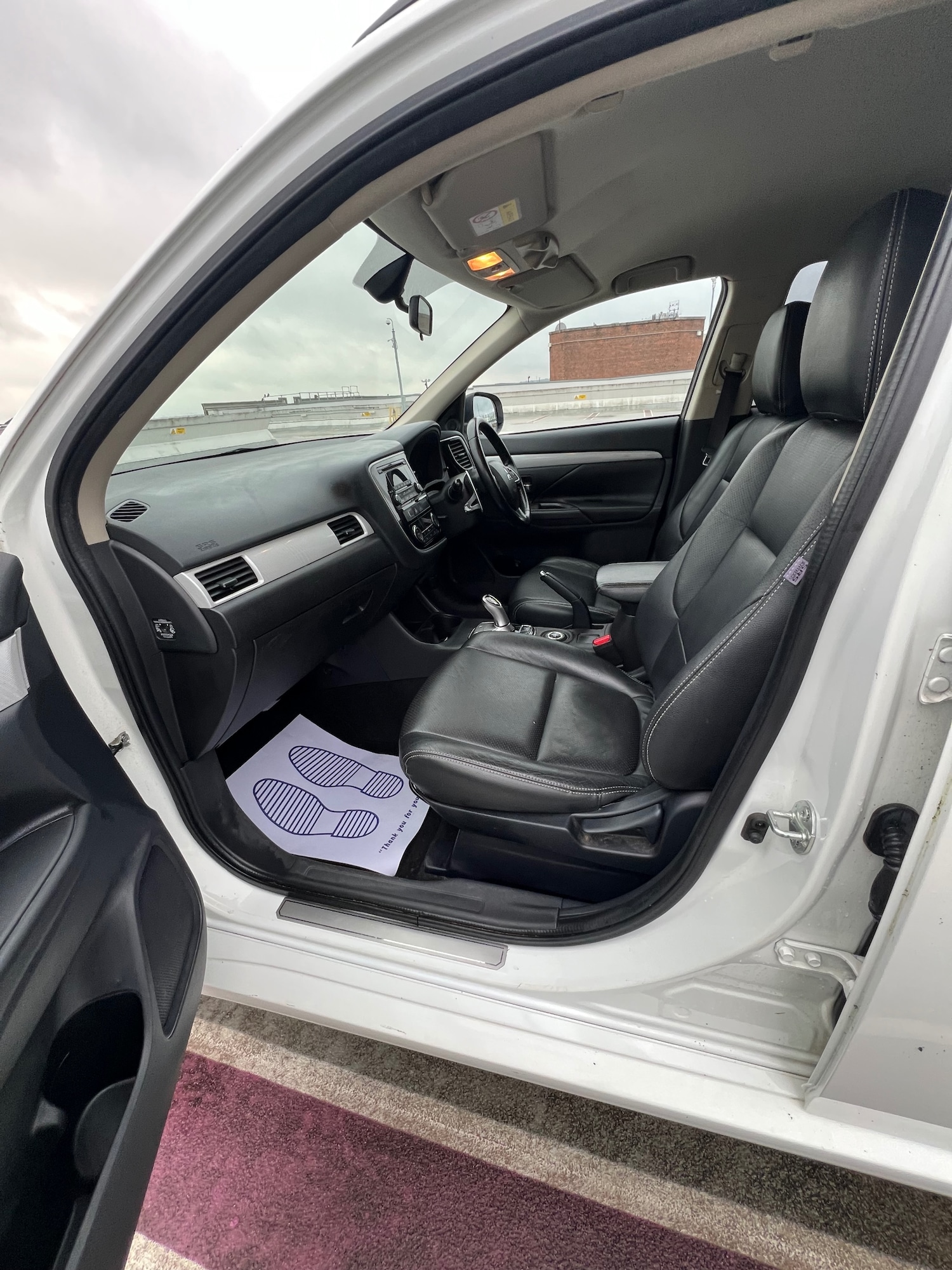 Used Mitsubishi Outlander 2015 for sale - 77284000: Photo 56