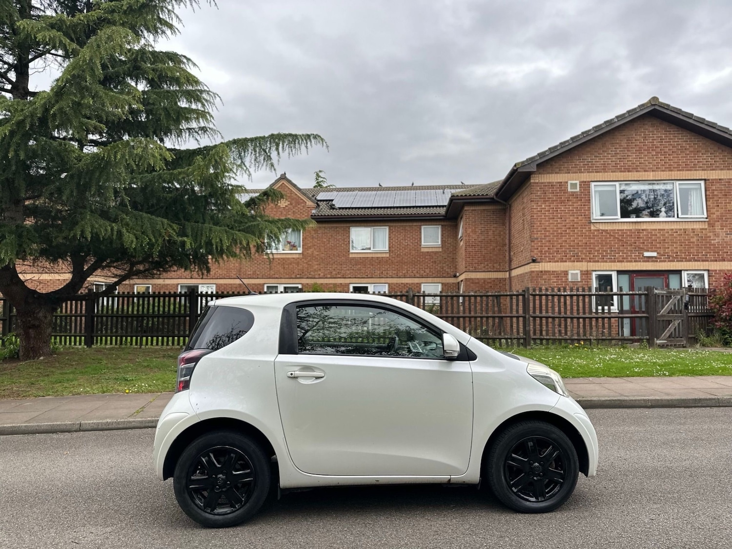 Used Toyota IQ 2009 for sale - 76350668: Photo 4