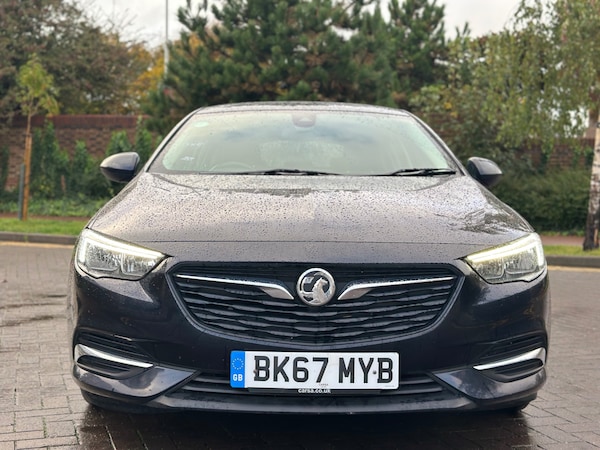 Used Vauxhall Insignia 2017 for sale - 76323756: Photo 2