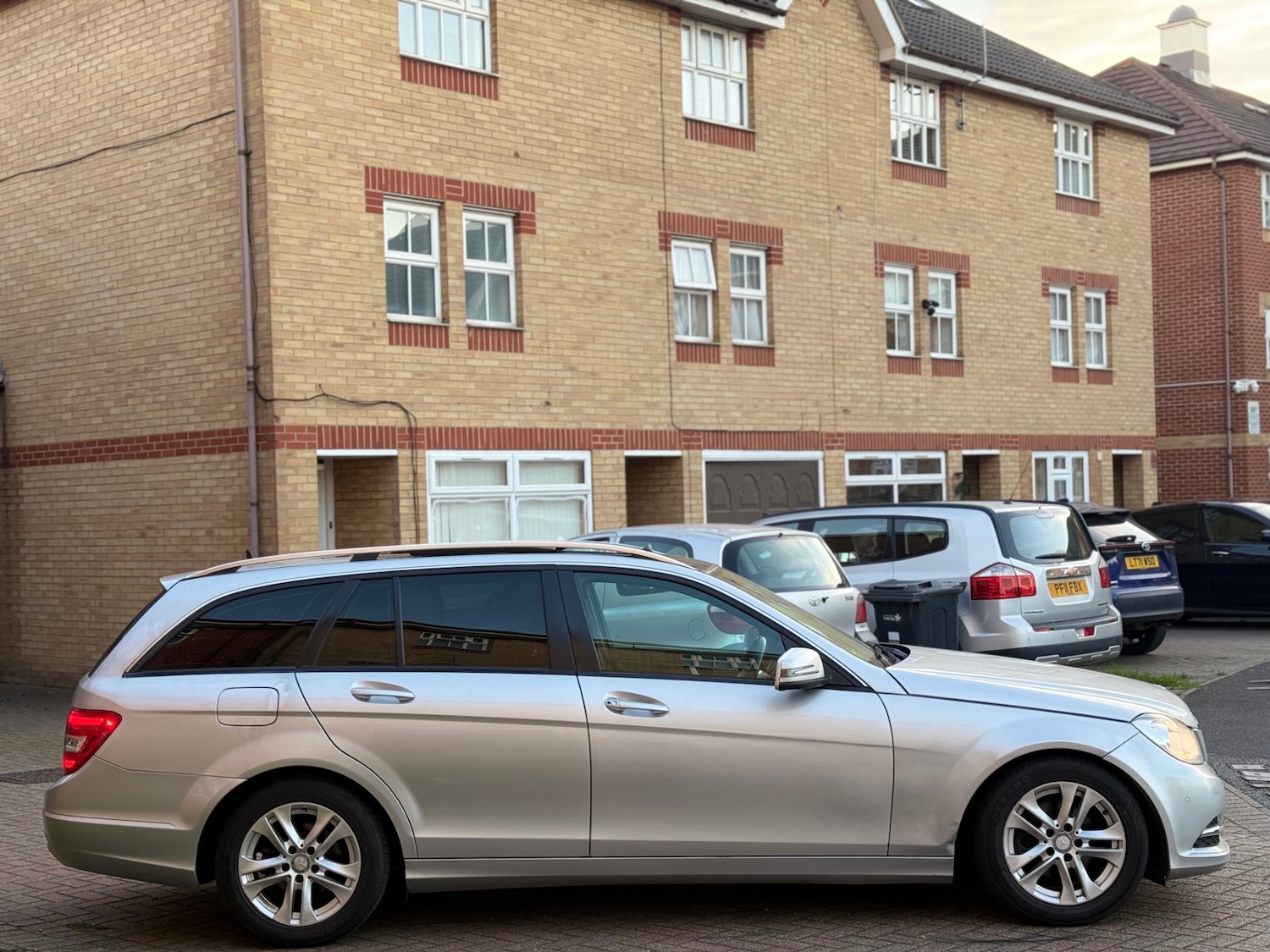 Used Mercedes-Benz C Class 2014 for sale - 76380342: Photo 8