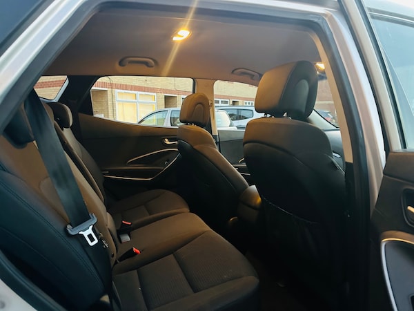 Used Hyundai Santa Fe 2015 for sale - 76070525: Photo 11