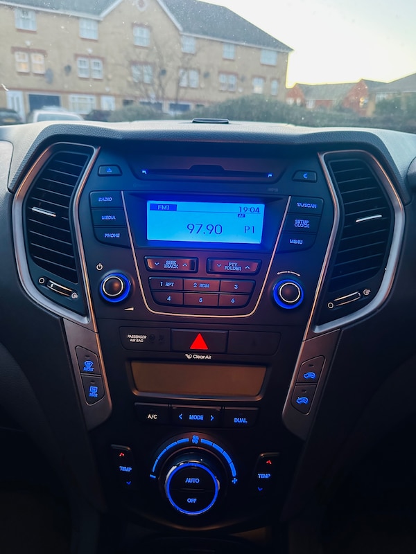 Used Hyundai Santa Fe 2015 for sale - 76070525: Photo 18