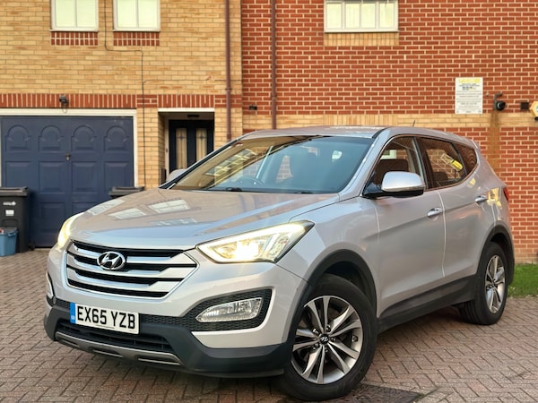Used Hyundai Santa Fe 2015 for sale - 76070525: Photo 3