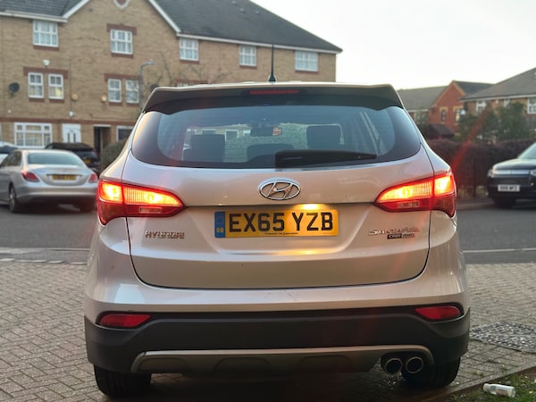 Used Hyundai Santa Fe 2015 for sale - 76070525: Photo 6