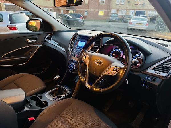 Used Hyundai Santa Fe 2015 for sale - 76070525: Photo 8