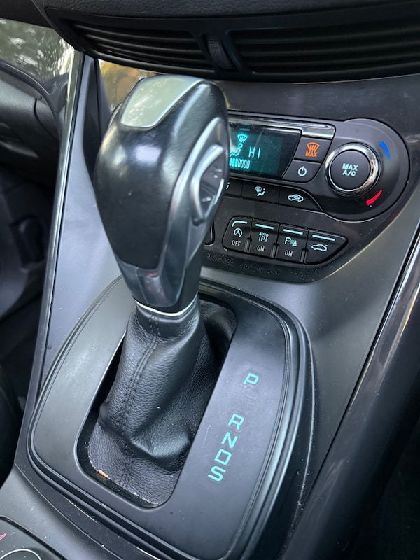 Used Ford Kuga 2015 for sale - 76030271: Photo 17