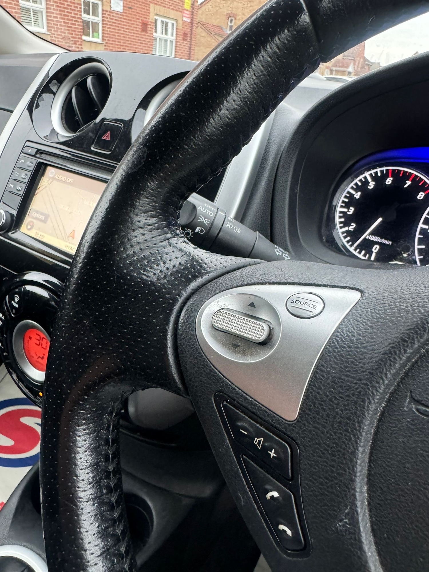 Used Nissan Note 2015 for sale - 76350700: Photo 13