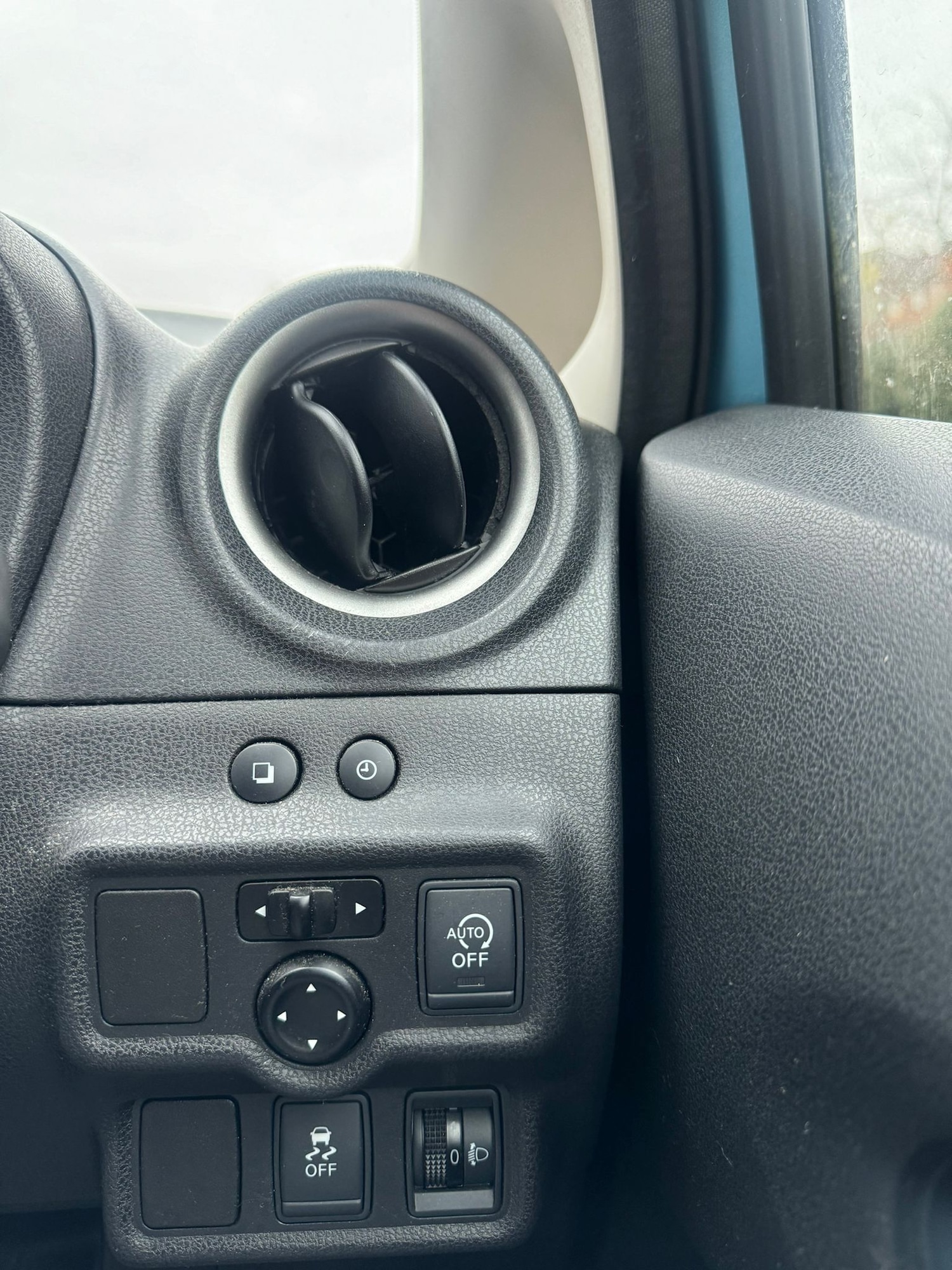 Used Nissan Note 2015 for sale - 76350700: Photo 15