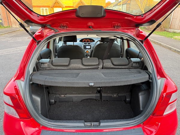 Used Toyota Yaris 2011 for sale - 73928918: Photo 18