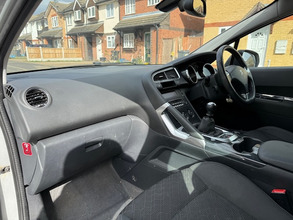 Used Peugeot 3008 2015 for sale - 74045580: Photo 10