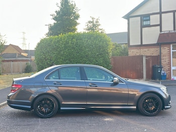Used Mercedes-Benz C-Class 2010 for sale - 76093891: Photo 4