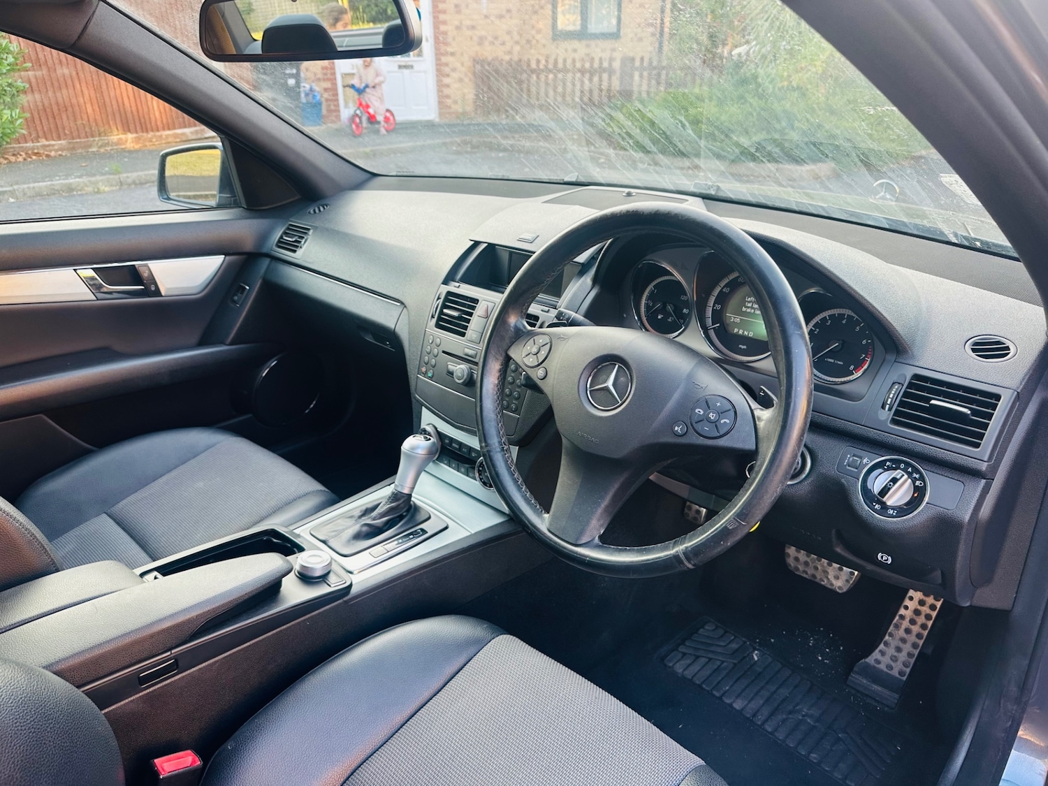 Used Mercedes-Benz C-Class 2010 for sale - 76093891: Photo 8