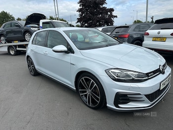Volkswagen - Golf