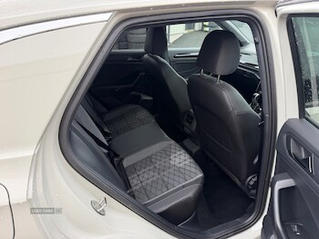 Used Volkswagen T-Roc 2024 for sale - 78935547: Photo