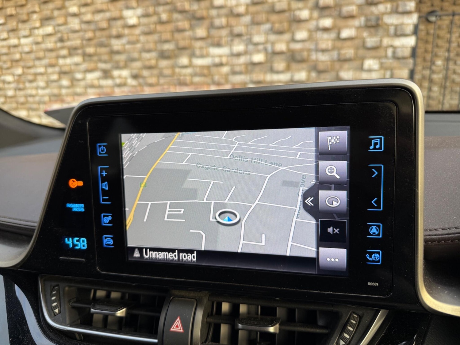 Used Toyota C-HR 2018 for sale - 77344105: Photo 12