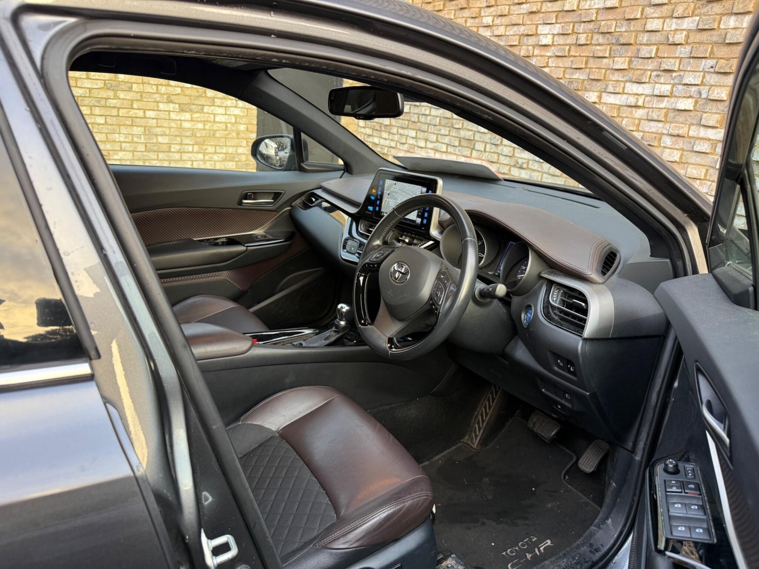 Used Toyota C-HR 2018 for sale - 77344105: Photo 8