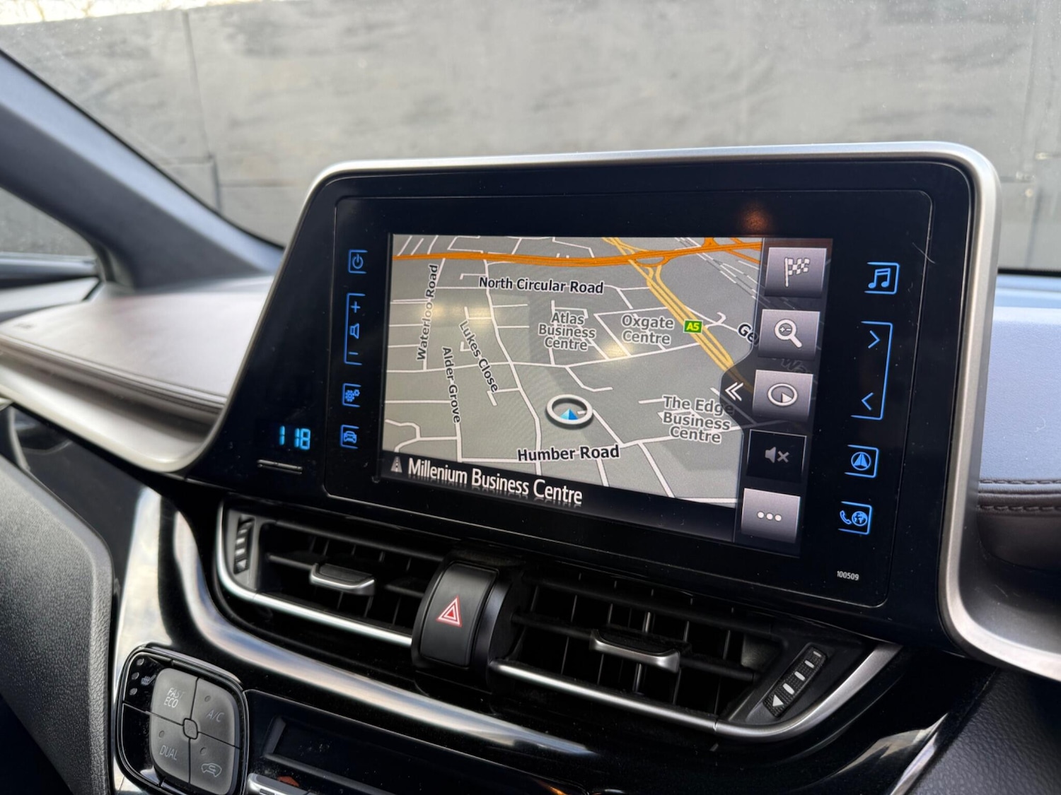 Used Toyota C-HR 2018 for sale - 77524420: Photo 27