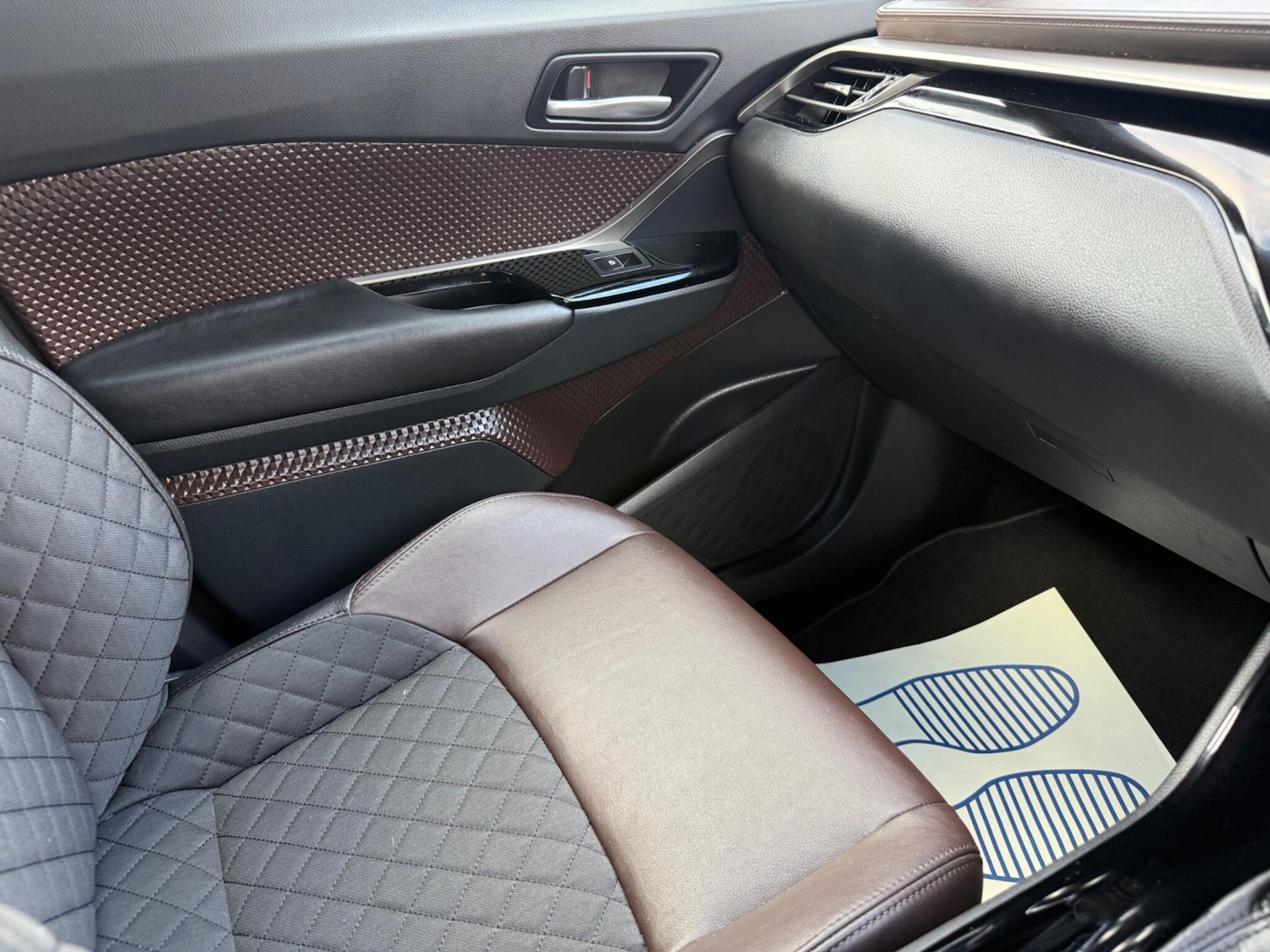 Used Toyota C-HR 2018 for sale - 77524420: Photo 30