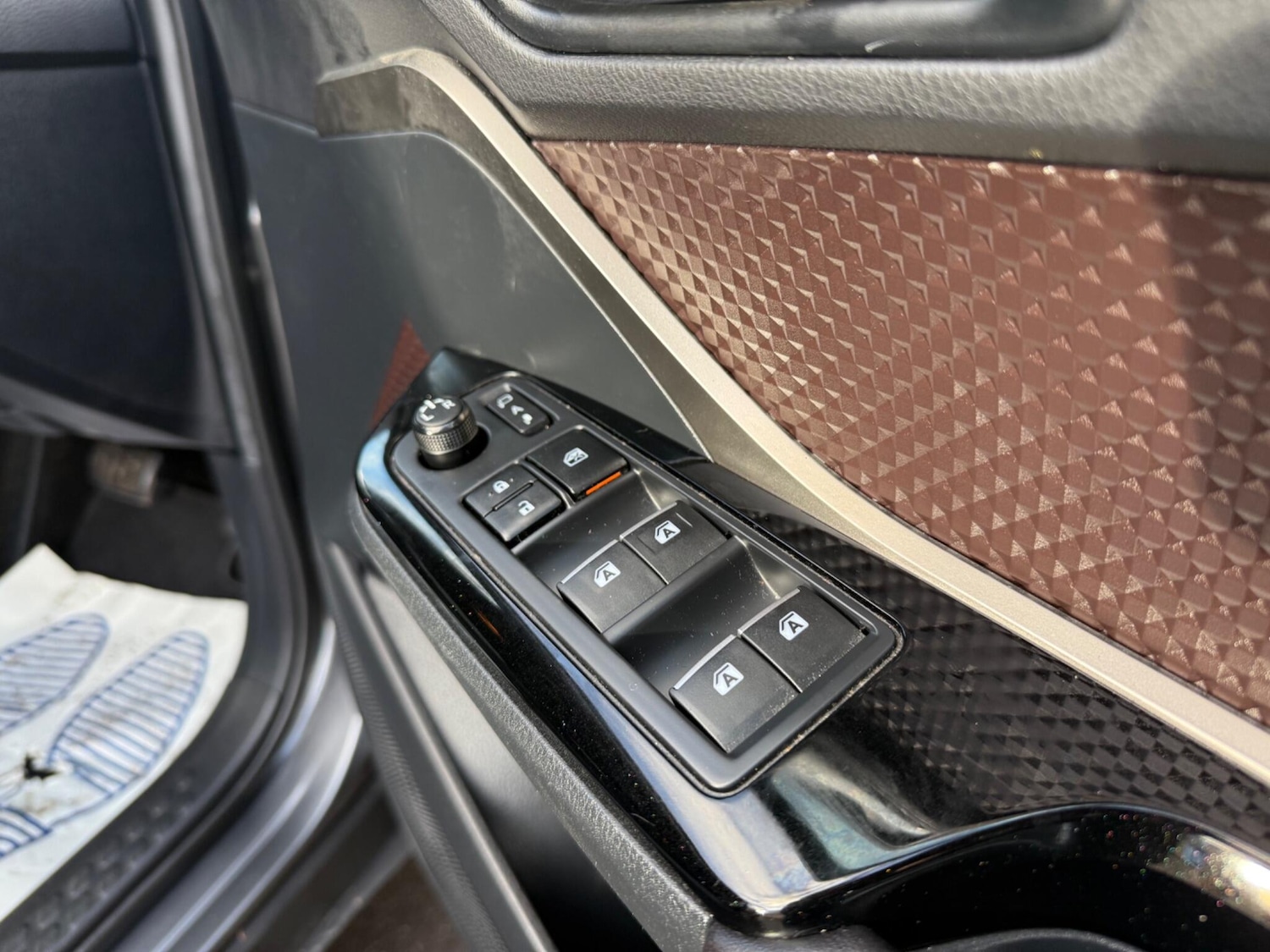 Used Toyota C-HR 2018 for sale - 77524420: Photo 35