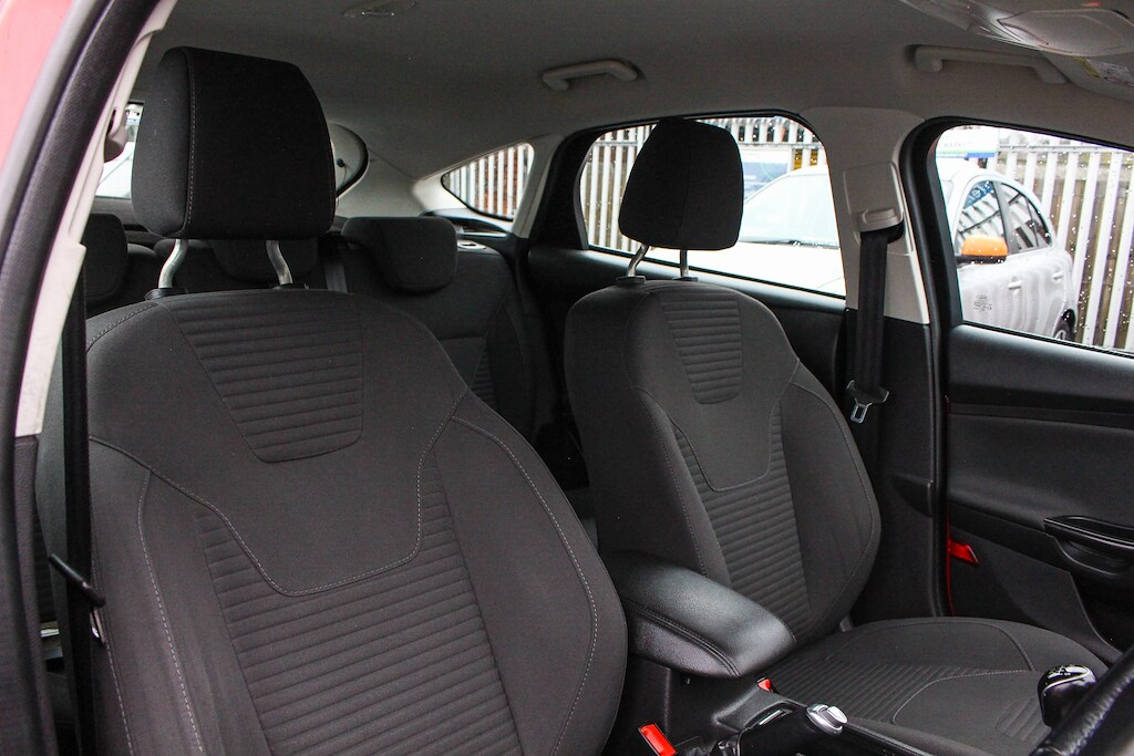 Used Ford Focus 2015 for sale - 76729948: Photo 15