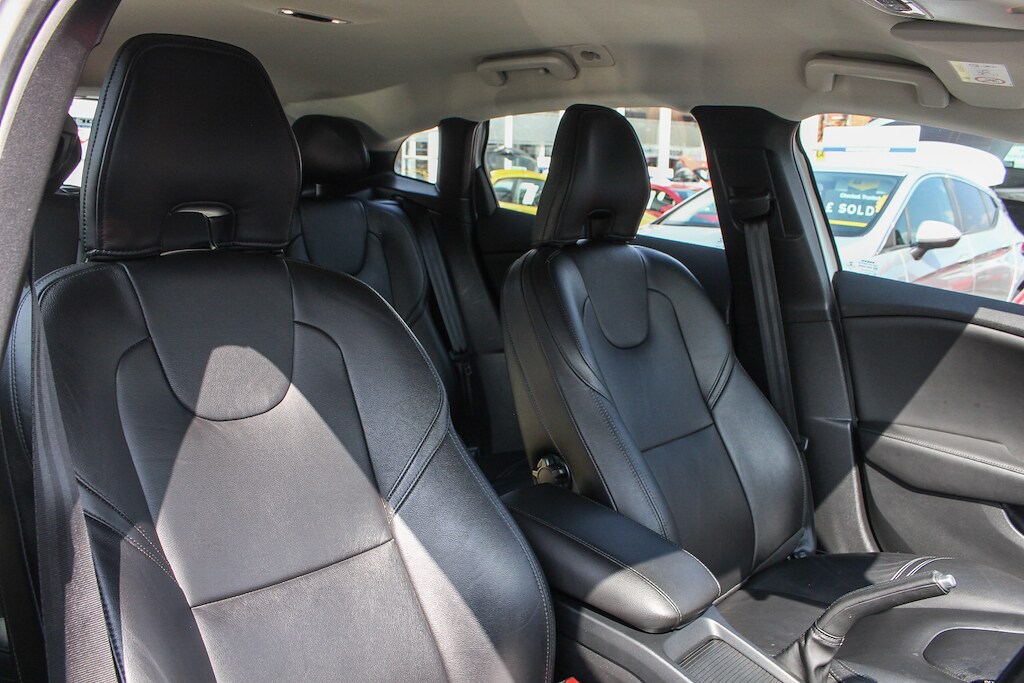 Used Volvo V40 2018 for sale - 76729973: Photo 15