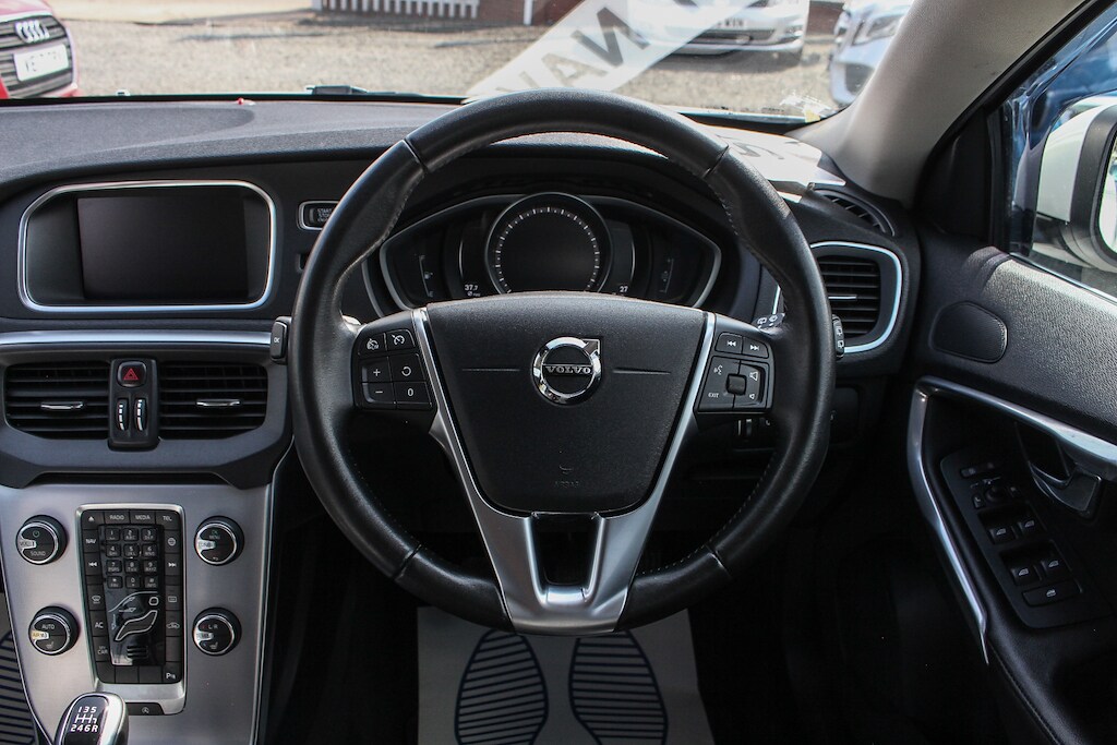 Used Volvo V40 2018 for sale - 76729973: Photo 23