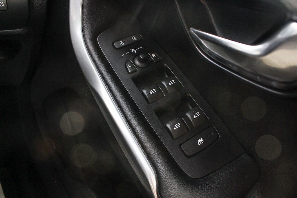 Used Volvo V40 2018 for sale - 76729973: Photo 40