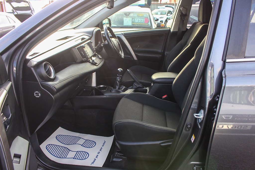 Used Toyota RAV4 2017 for sale - 76729946: Photo 17